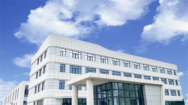 廠區(qū)大門(mén)